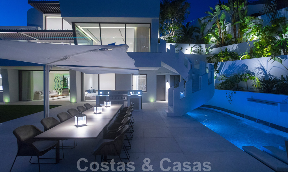 Move-in ready luxury modern villa for sale with stunning views in La Quinta, a golf community in Marbella - Benahavís 801055
