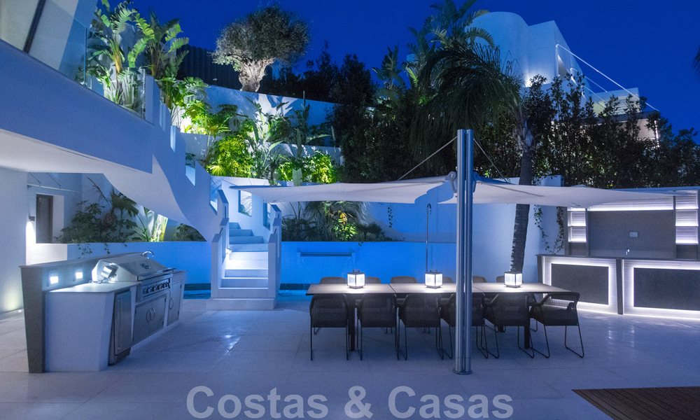 Move-in ready luxury modern villa for sale with stunning views in La Quinta, a golf community in Marbella - Benahavís 801056