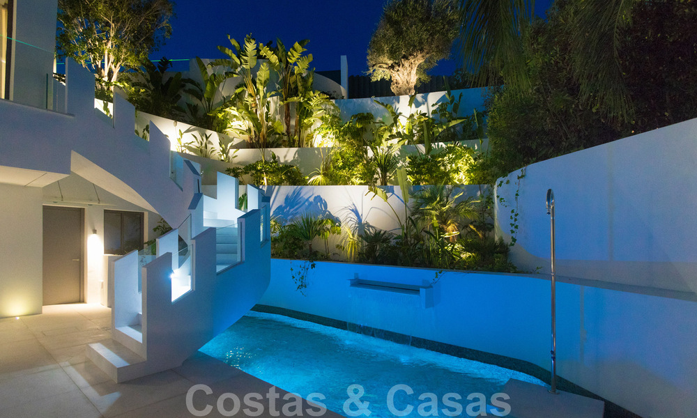 Move-in ready luxury modern villa for sale with stunning views in La Quinta, a golf community in Marbella - Benahavís 801057