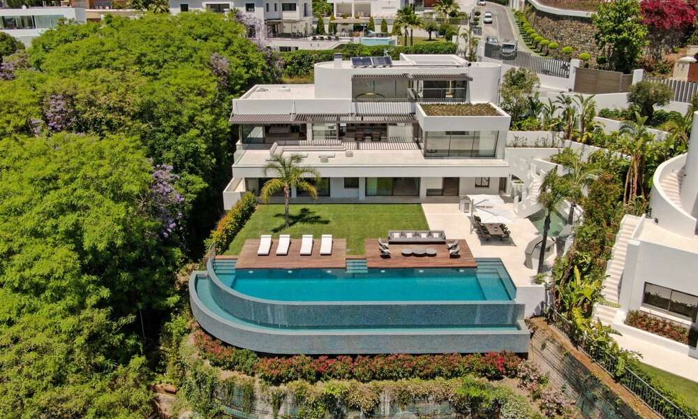 Move-in ready luxury modern villa for sale with stunning views in La Quinta, a golf community in Marbella - Benahavís 801058