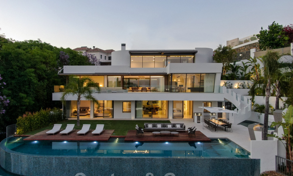 Move-in ready luxury modern villa for sale with stunning views in La Quinta, a golf community in Marbella - Benahavís 801059