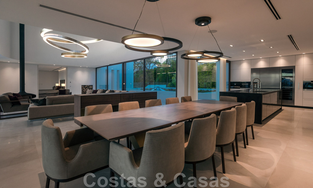 Move-in ready luxury modern villa for sale with stunning views in La Quinta, a golf community in Marbella - Benahavís 801063