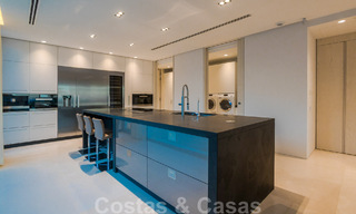 Move-in ready luxury modern villa for sale with stunning views in La Quinta, a golf community in Marbella - Benahavís 801065 