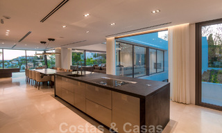 Move-in ready luxury modern villa for sale with stunning views in La Quinta, a golf community in Marbella - Benahavís 801066 