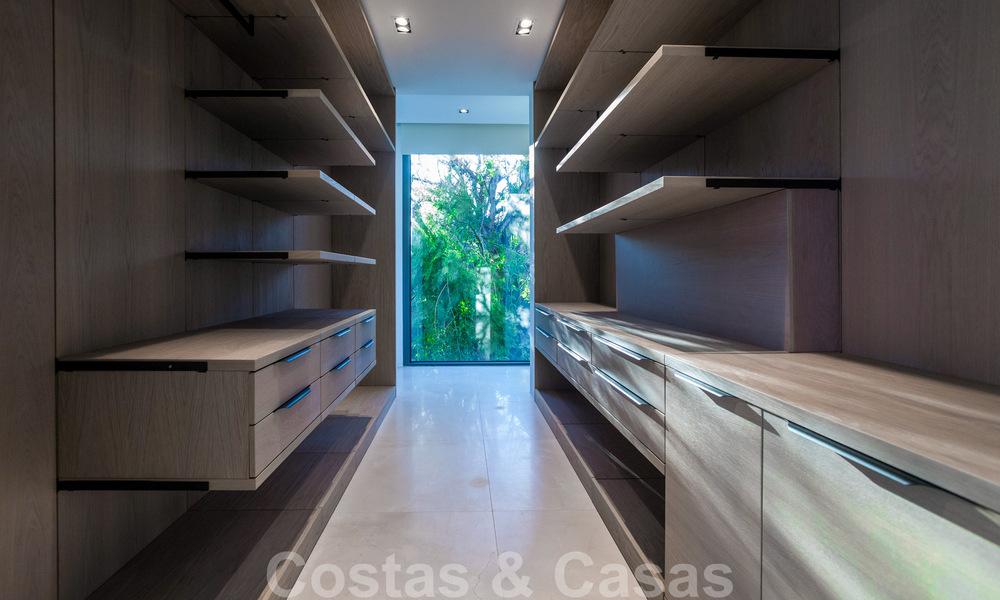 Move-in ready luxury modern villa for sale with stunning views in La Quinta, a golf community in Marbella - Benahavís 801068