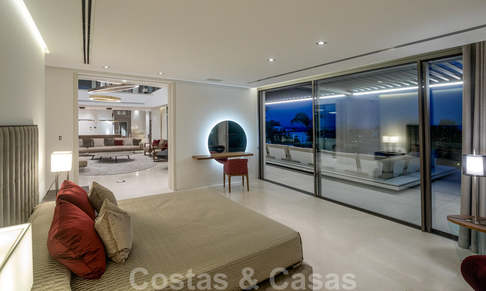 Move-in ready luxury modern villa for sale with stunning views in La Quinta, a golf community in Marbella - Benahavís 801069