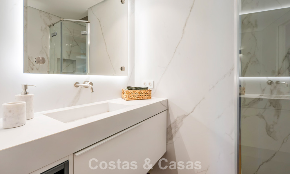 Spacious luxury apartment for sale in a prestigious complex on Marbella’s Golden Mile 801376