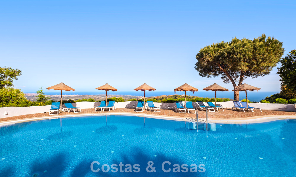 Spacious apartment with huge private garden and stunning views for sale East of Marbella 801419
