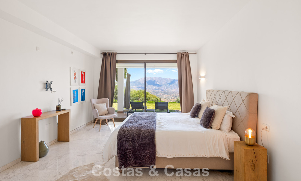 Spacious apartment with huge private garden and stunning views for sale East of Marbella 801434