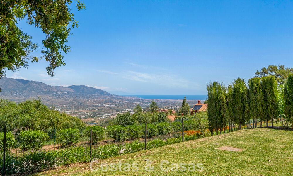 Spacious apartment with huge private garden and stunning views for sale East of Marbella 801454