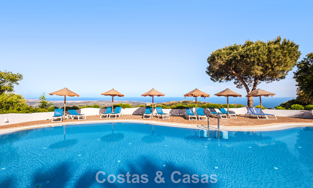 Spacious, modern penthouse with panoramic views for sale East of Marbella 801493