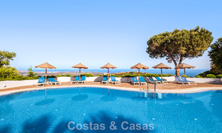 Spacious, modern penthouse with panoramic views for sale East of Marbella 801493 