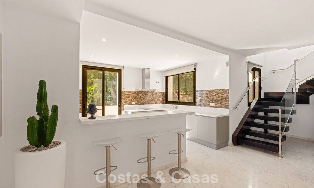 Spacious, modern penthouse with panoramic views for sale East of Marbella 801504