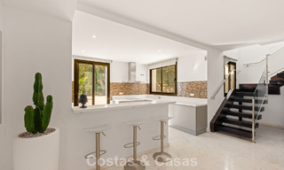 Spacious, modern penthouse with panoramic views for sale East of Marbella 801504 