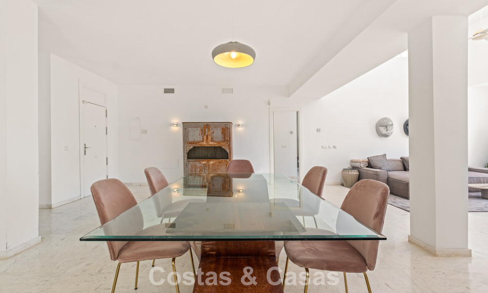 Spacious, modern penthouse with panoramic views for sale East of Marbella 801505