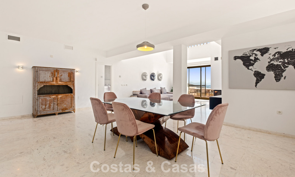 Spacious, modern penthouse with panoramic views for sale East of Marbella 801506