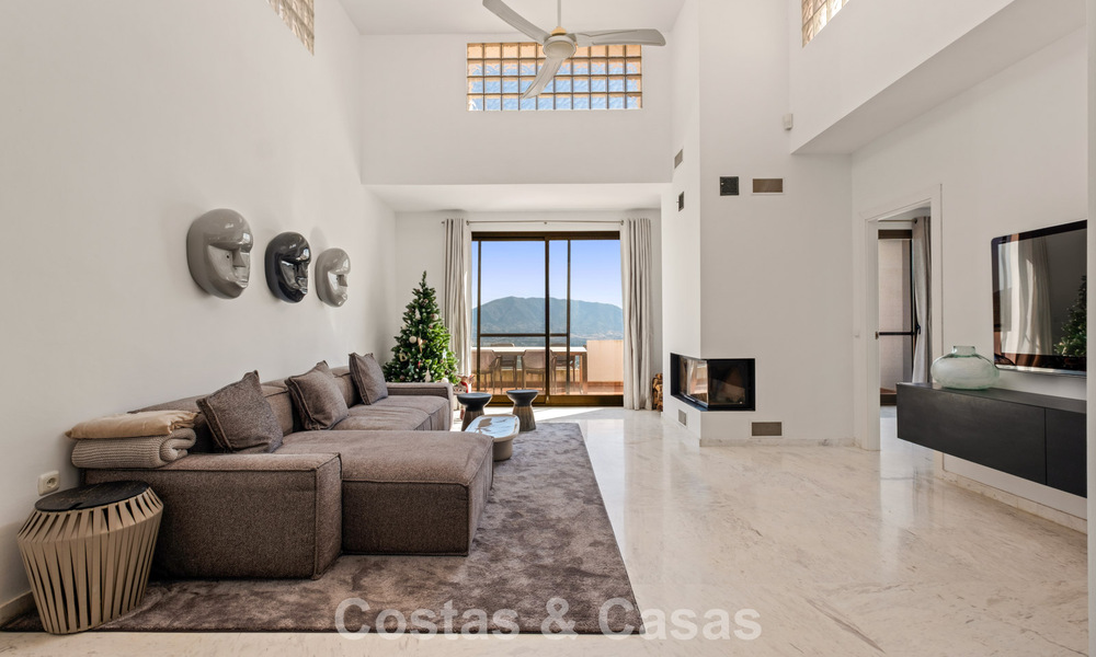 Spacious, modern penthouse with panoramic views for sale East of Marbella 801508