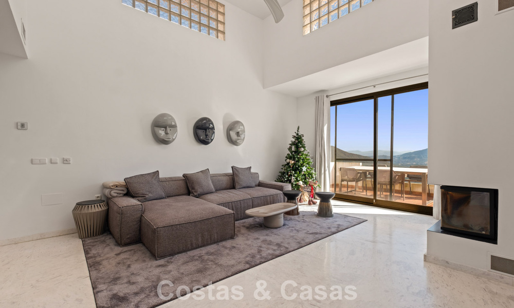 Spacious, modern penthouse with panoramic views for sale East of Marbella 801510