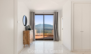 Spacious, modern penthouse with panoramic views for sale East of Marbella 801516 