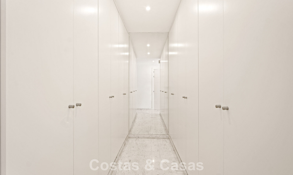 Spacious, modern penthouse with panoramic views for sale East of Marbella 801523