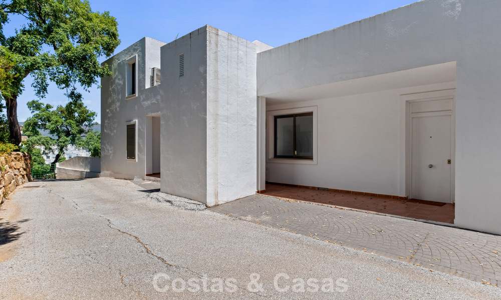 Spacious, modern penthouse with panoramic views for sale East of Marbella 801524