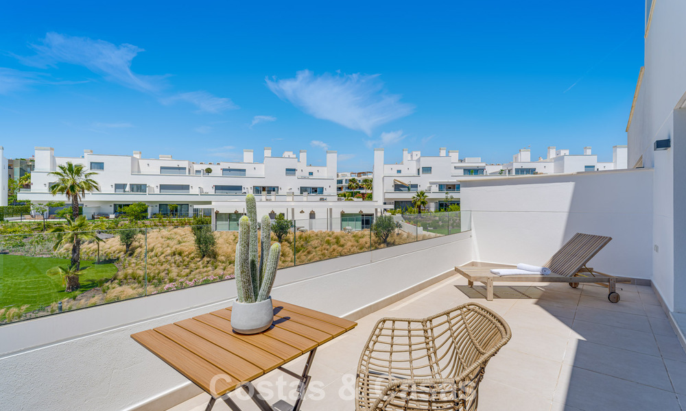 Brand-new luxury apartment for sale at walking distance to the beach on the New Golden Mile between Marbella and Estepona 801546