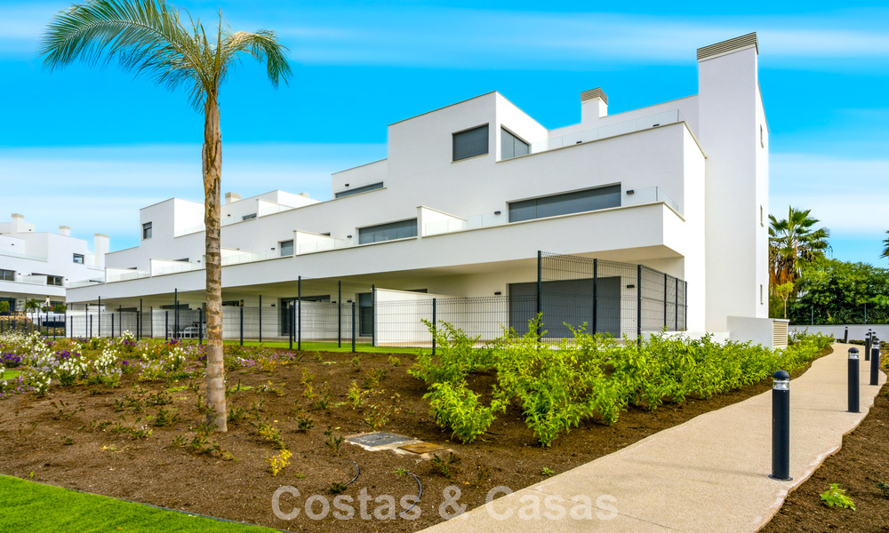 Brand-new luxury apartment for sale at walking distance to the beach on the New Golden Mile between Marbella and Estepona 801554