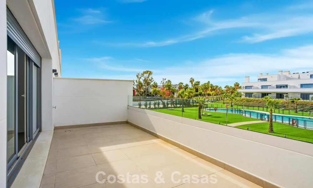 Brand-new luxury apartment for sale at walking distance to the beach on the New Golden Mile between Marbella and Estepona 801559
