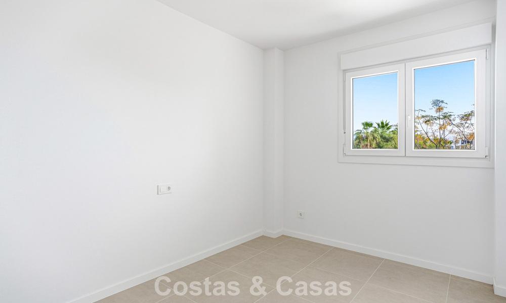Brand-new luxury apartment for sale at walking distance to the beach on the New Golden Mile between Marbella and Estepona 801568