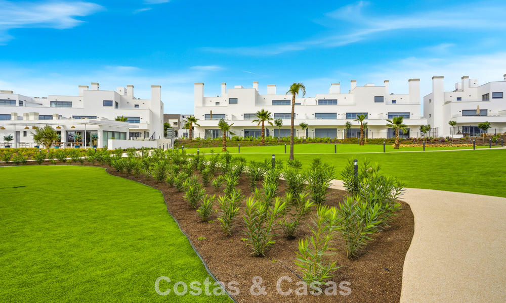 Brand-new luxury apartment for sale at walking distance to the beach on the New Golden Mile between Marbella and Estepona 801572