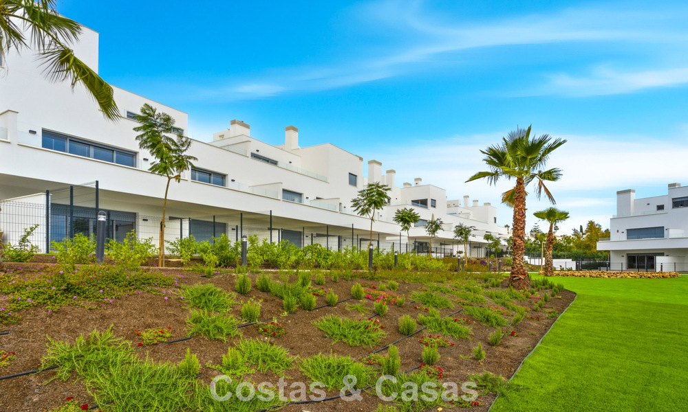 Brand-new luxury apartment for sale at walking distance to the beach on the New Golden Mile between Marbella and Estepona 801573