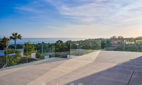 8 sophisticated luxury sea-view villas for sale near Marbella town centre 801642