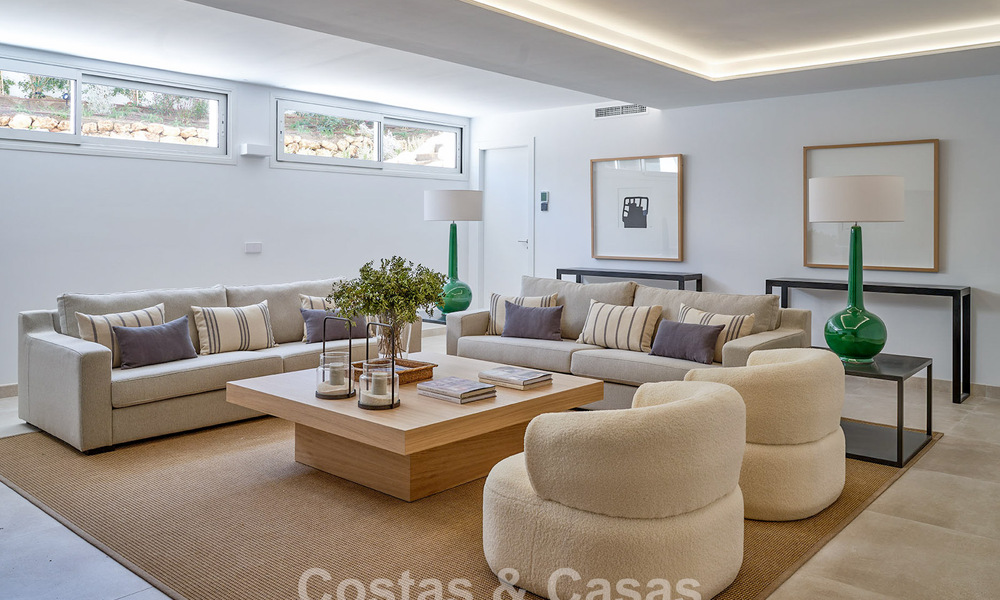 8 sophisticated luxury sea-view villas for sale near Marbella town centre 801647