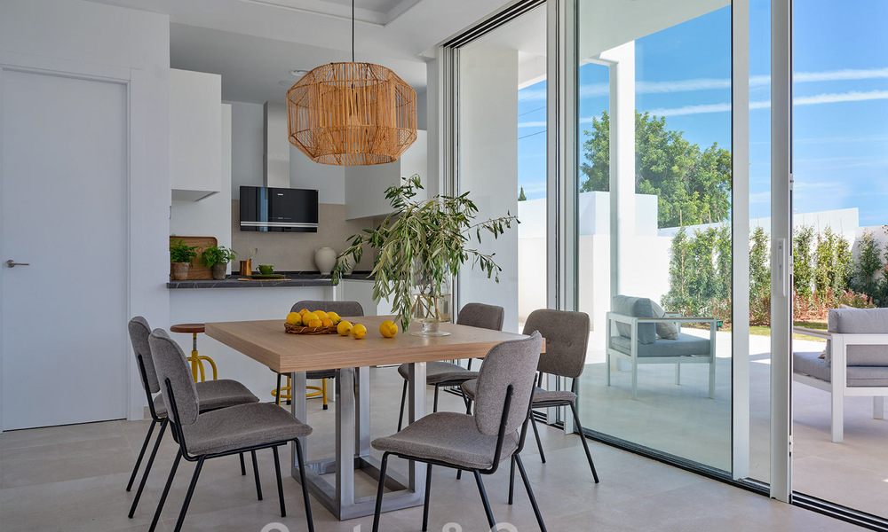 8 sophisticated luxury sea-view villas for sale near Marbella town centre 801649