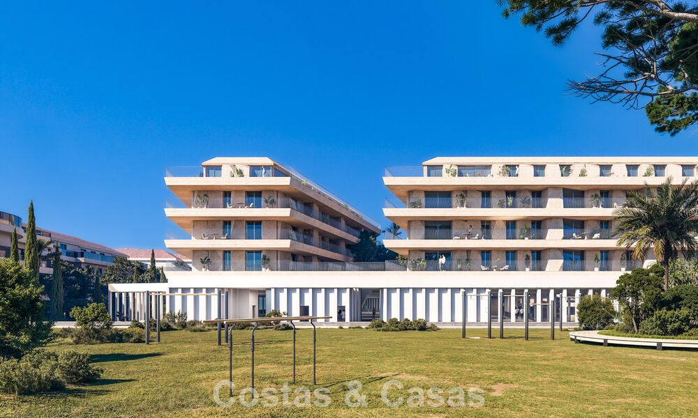 New boutique apartments for sale in a frontline beach complex in La Duquesa, Manilva, Costa del Sol 801607