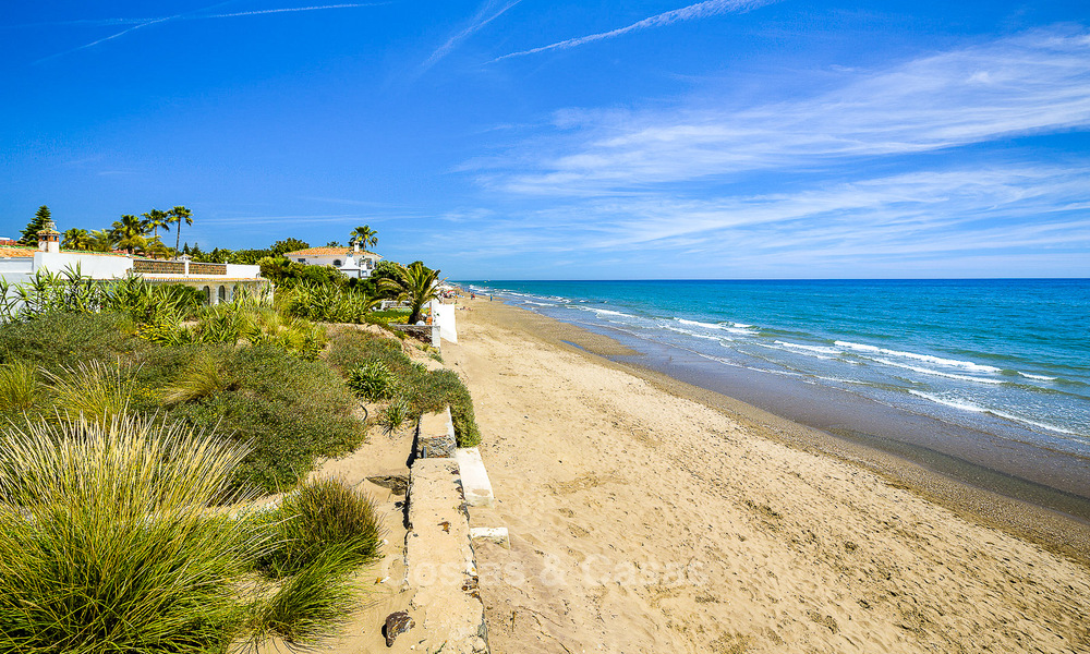 Villas for sale in Costabella, a beachside urbanisation on one of Marbella's most beautiful beaches 801575