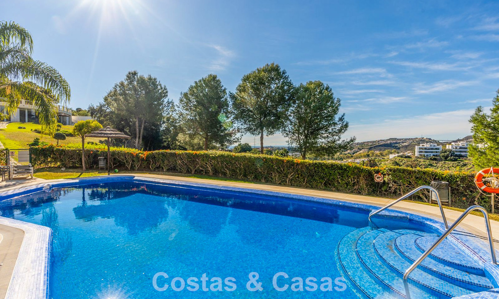 Spacious 4-bedroom apartment with panoramic views for sale in the hills of Marbella - Benahavís 801709