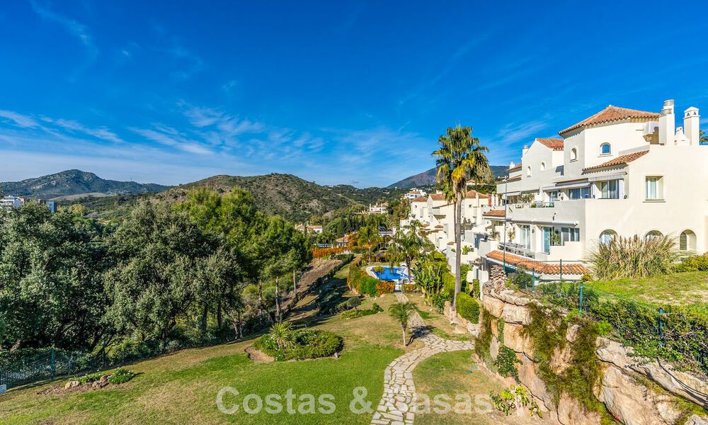Spacious 4-bedroom apartment with panoramic views for sale in the hills of Marbella - Benahavís 801713
