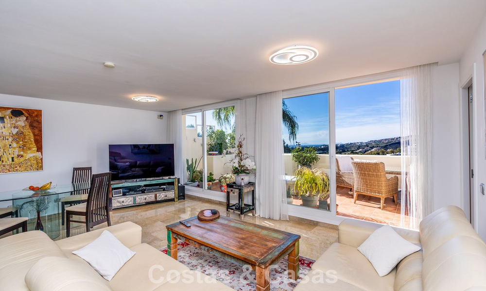 Spacious 4-bedroom apartment with panoramic views for sale in the hills of Marbella - Benahavís 801721