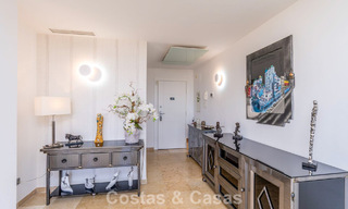 Spacious 4-bedroom apartment with panoramic views for sale in the hills of Marbella - Benahavís 801724 