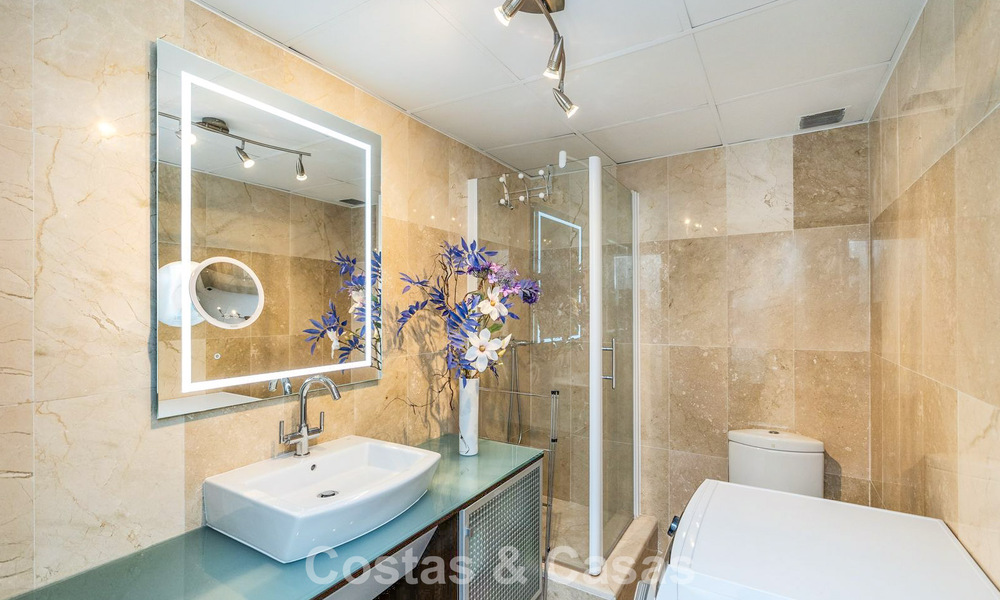 Spacious 4-bedroom apartment with panoramic views for sale in the hills of Marbella - Benahavís 801728