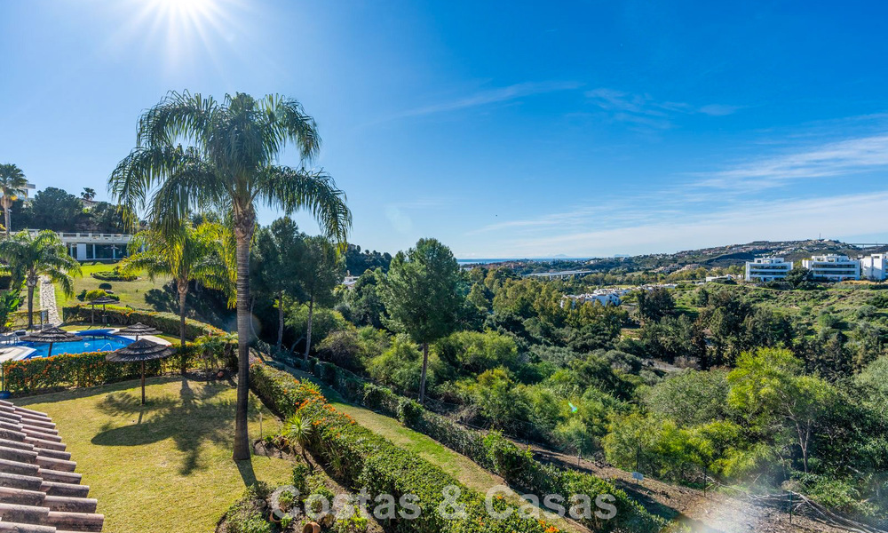 Spacious 4-bedroom apartment with panoramic views for sale in the hills of Marbella - Benahavís 801734