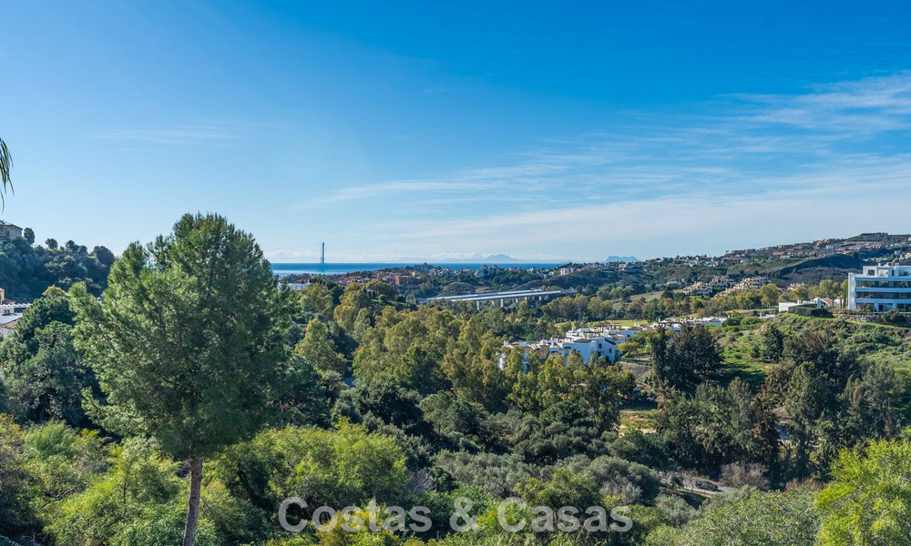Spacious 4-bedroom apartment with panoramic views for sale in the hills of Marbella - Benahavís 801735