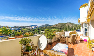 Spacious 4-bedroom apartment with panoramic views for sale in the hills of Marbella - Benahavís 801737 