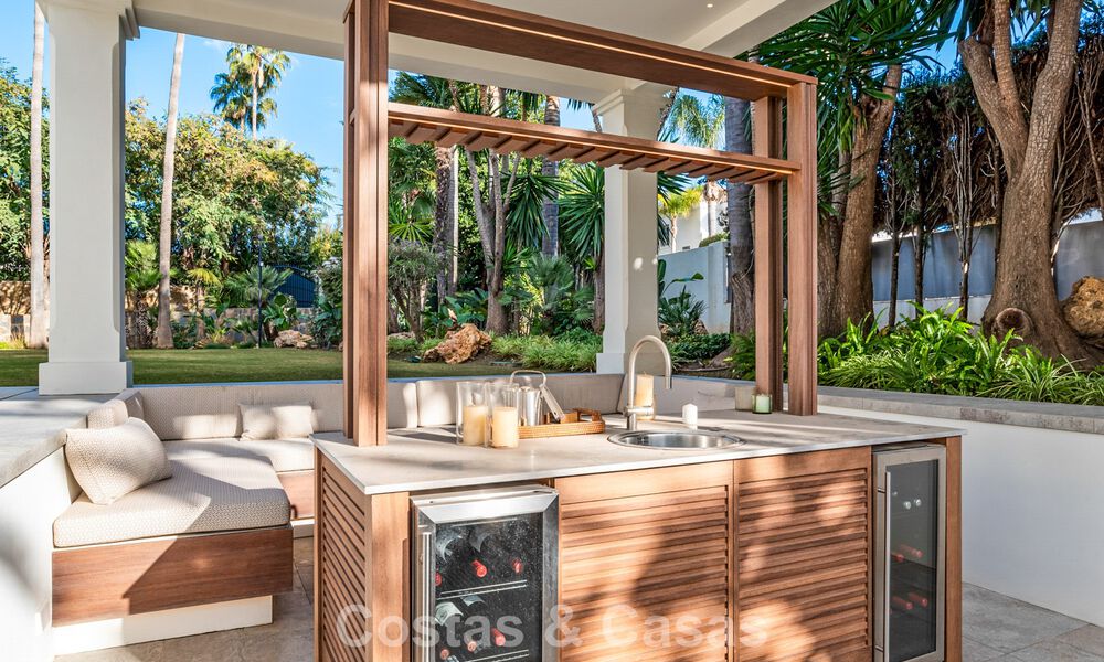 Elegant villa with french provençal influences for sale in prestigious Nueva Andalucía, Marbella 801758