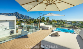 Contemporary mediterranean luxury villa for sale, frontline golf in a prestigious golf community of Nueva Andalucía, Marbella 801907 