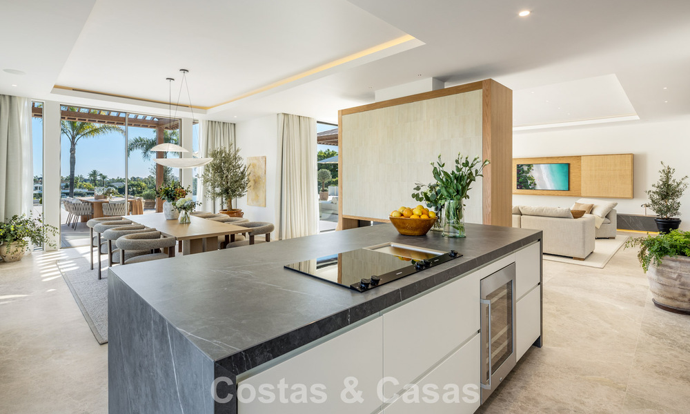 Contemporary mediterranean luxury villa for sale, frontline golf in a prestigious golf community of Nueva Andalucía, Marbella 801915
