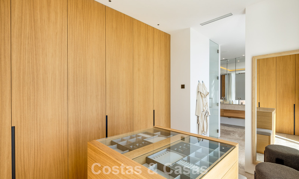 Contemporary mediterranean luxury villa for sale, frontline golf in a prestigious golf community of Nueva Andalucía, Marbella 801921