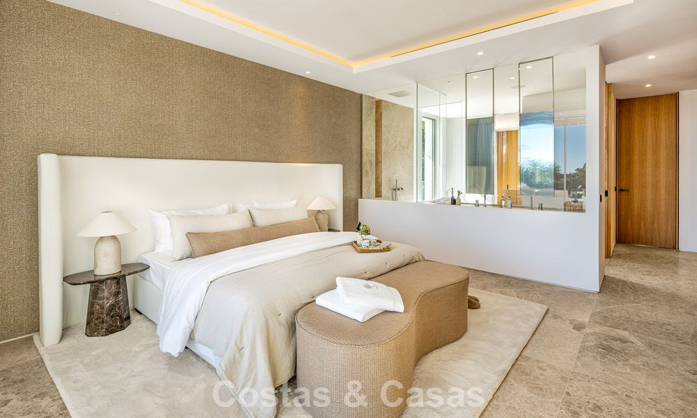 Contemporary mediterranean luxury villa for sale, frontline golf in a prestigious golf community of Nueva Andalucía, Marbella 801923