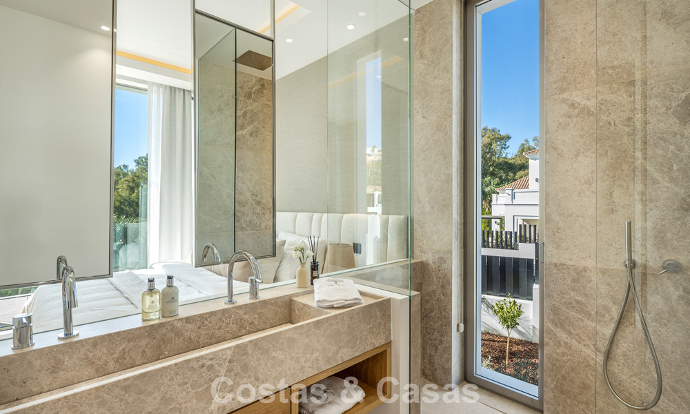 Contemporary mediterranean luxury villa for sale, frontline golf in a prestigious golf community of Nueva Andalucía, Marbella 801925